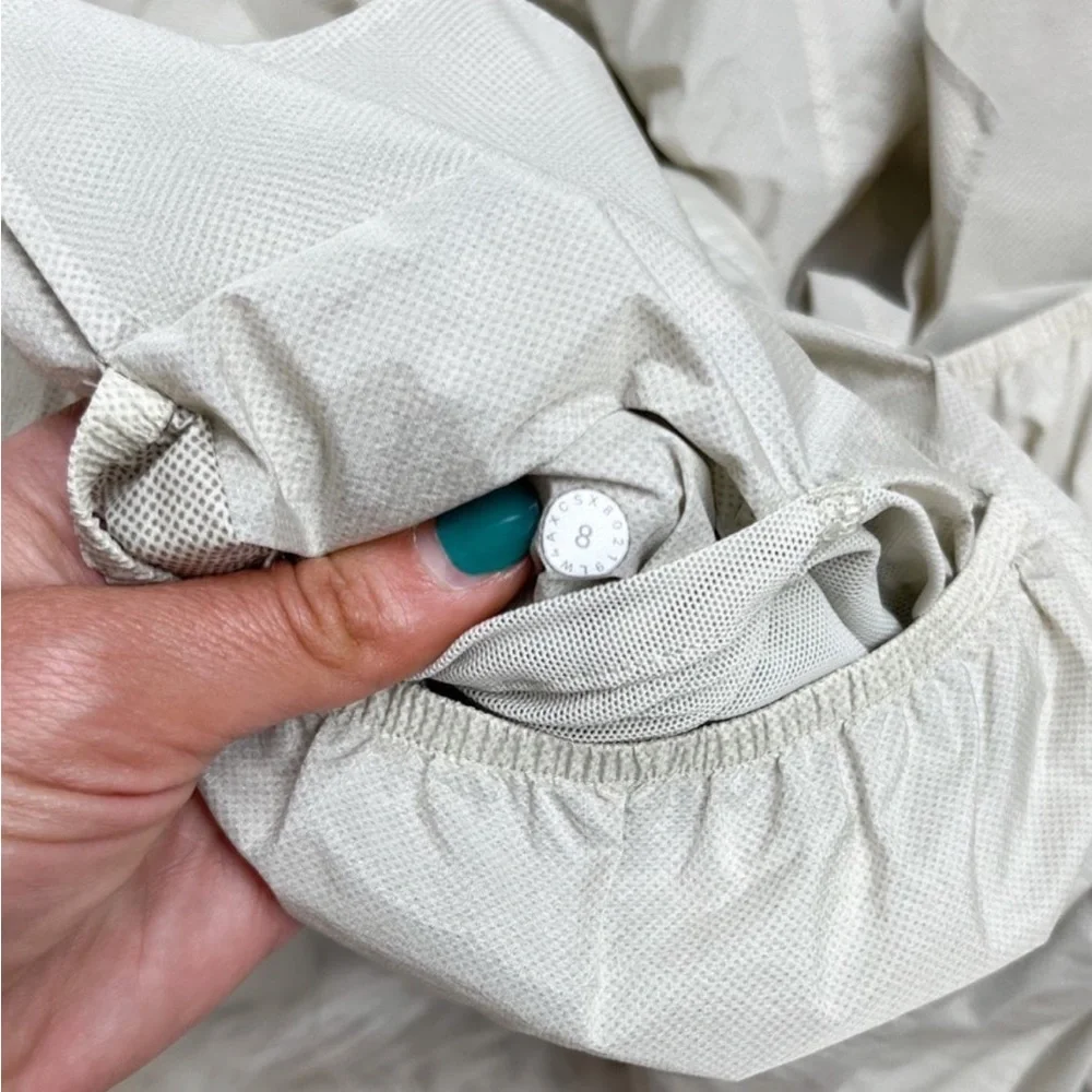 Lululemon Feel the Ease Jacket in Silverstone Size 8 - Picture 4 of 4